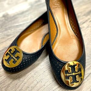 Tory Burch Perforated Reva Ballet flats. Navy blue with gold logo. Size 7.5
